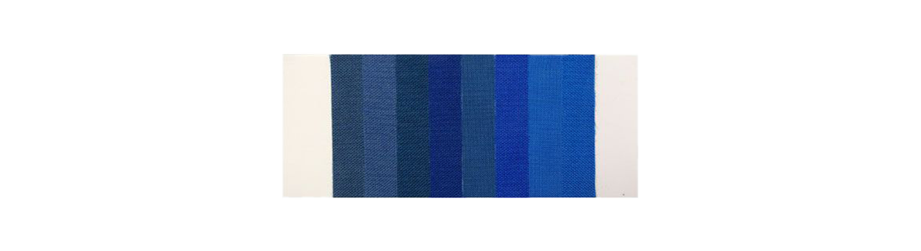 Farbtabelle mit verschiedenen Blautönen